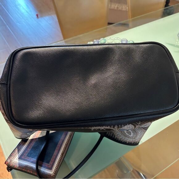 GIVENCHY Black Red & Blue White Scarf Print PVC Leather Tote Bag w inside bag - Picture 15 of 16